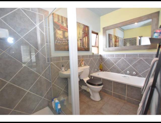1 BEDROOM APARTMENT FOR SALE IN LONEHILL